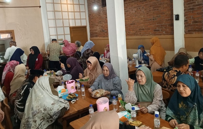 Kafe Gus M PRM Gedong Solusi Menuju Kemandirian Ekonomi Warga