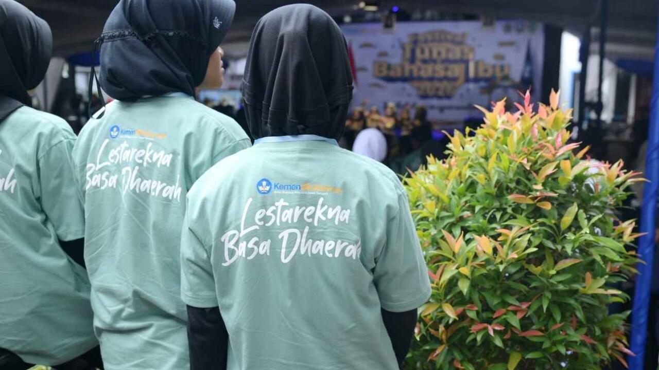 Menjaga Bahasa Ibu, Merawat Tata Krama Generasi Muda