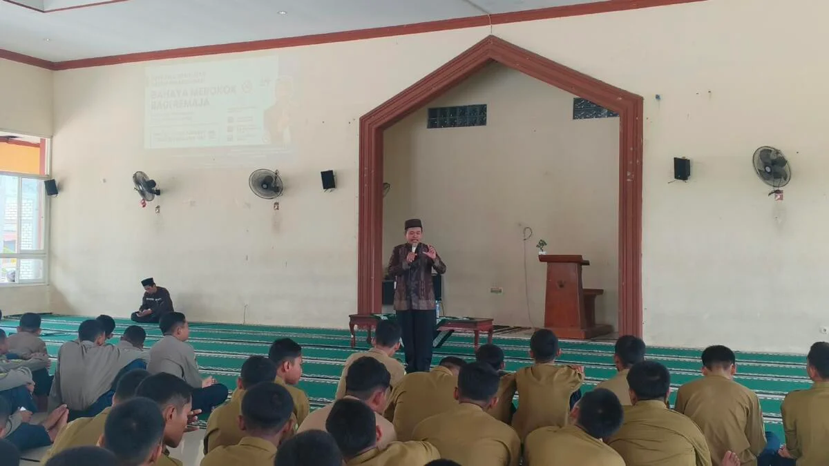Lindungi Generasi Muda, Pondok Al Mizan Lamongan Edukasi Santri tentang Bahaya Rokok