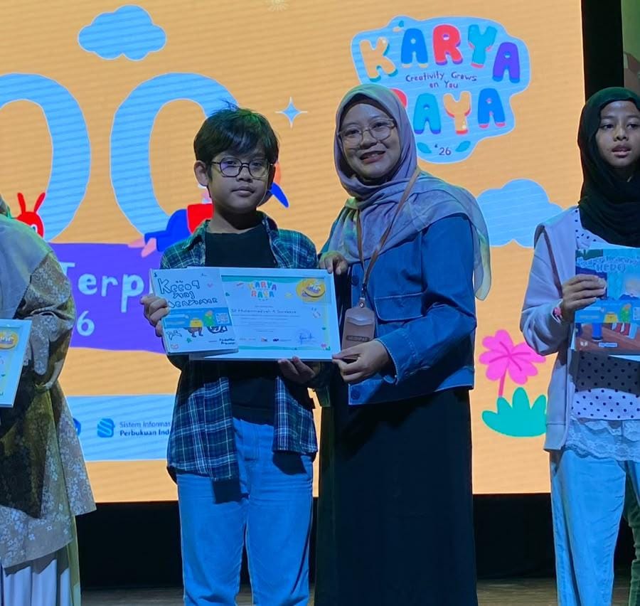 Keren! Selain Menerima Penghargaan Karya Akhtar Mejeng di Perpustakaan Jakarta