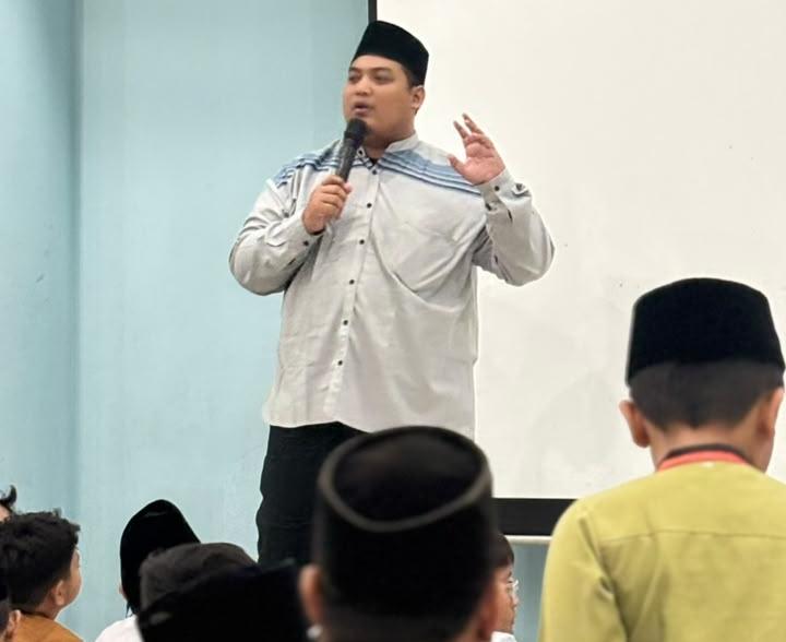 Tutup PIK Kelas IV dengan Tahajud dan Kultum, Ustadz Fimas: Jangan Bosan Menjadi Orang Baik