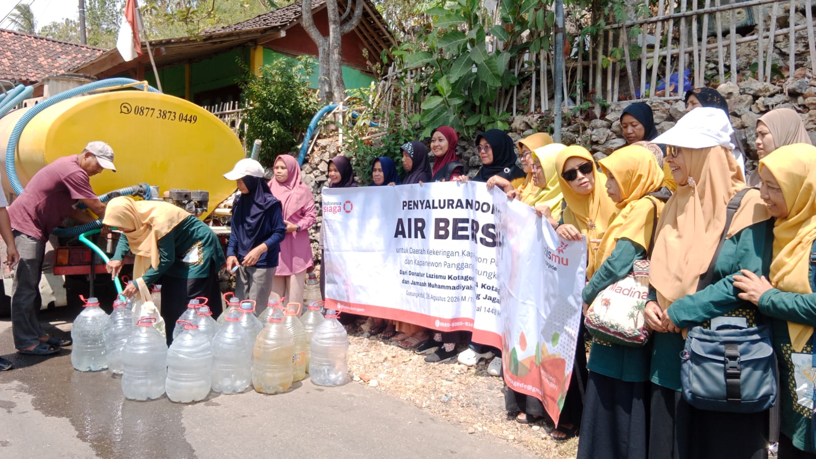 PCA dan Lazismu Kotagede Salurkan Bantuan Air Bersih untuk Warga Gunung Kidul