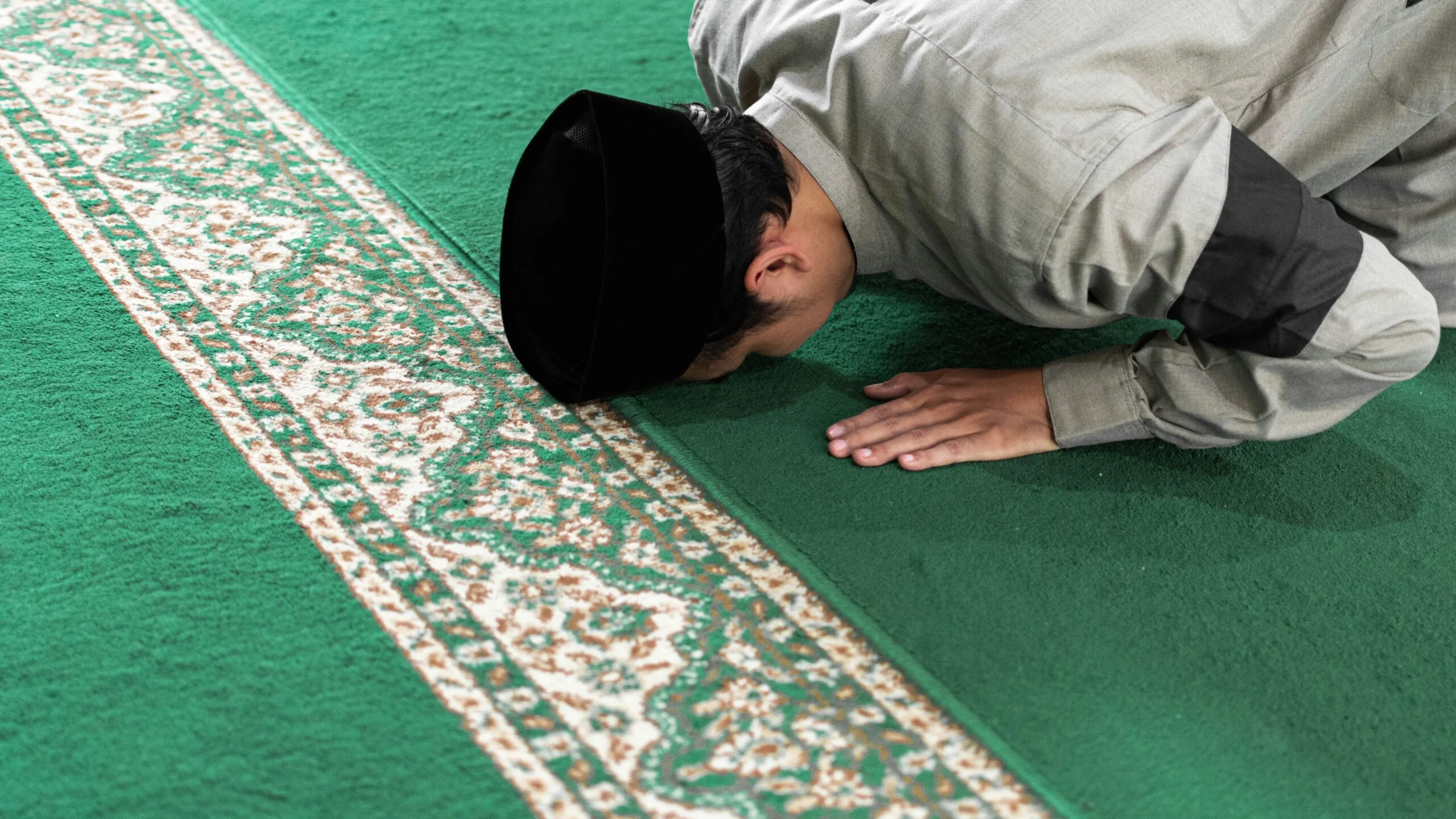 Sering Terasa Sama, Nyatanya Bahagia dan Nikmat dalam Islam Itu Beda