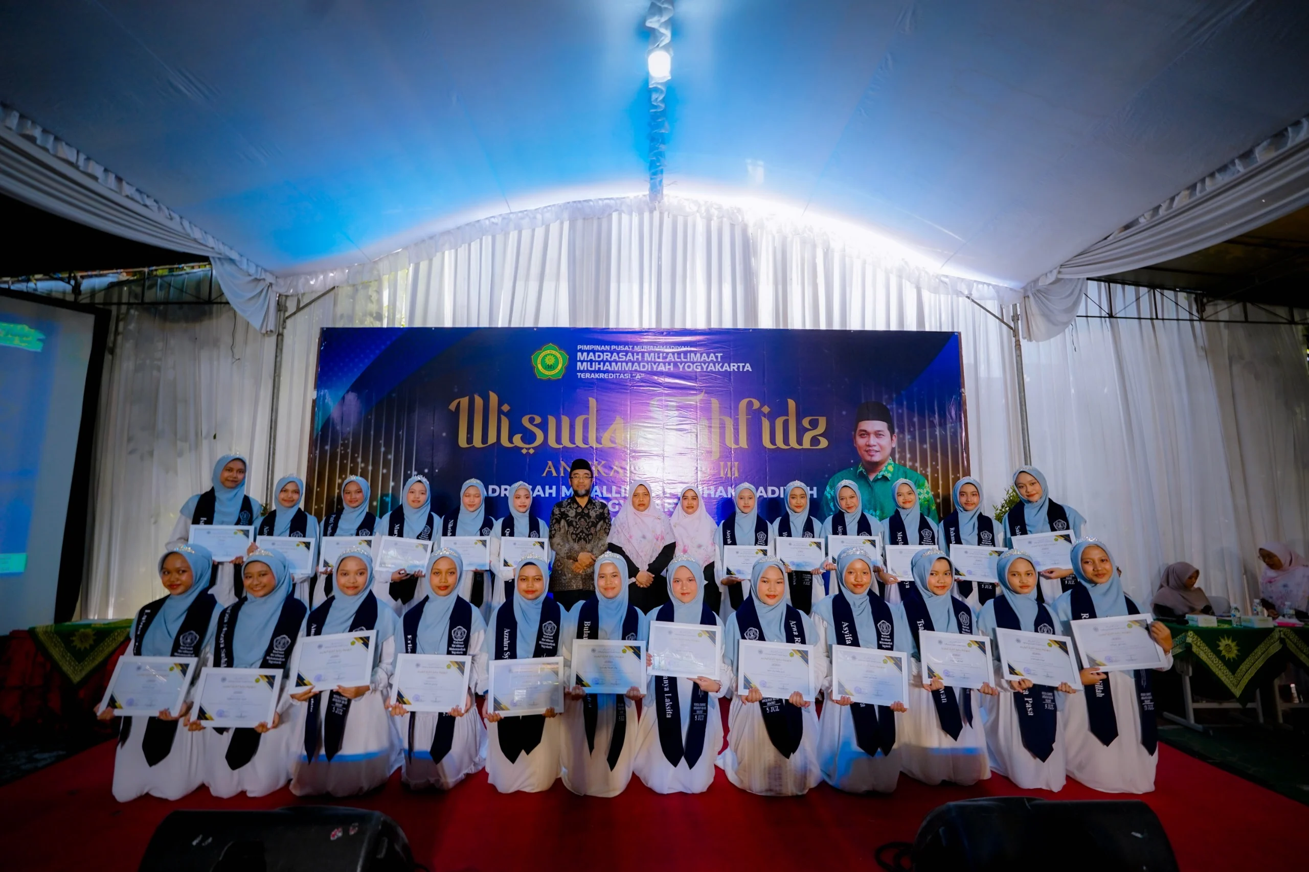 Muallimaat Gelar Wisuda Hafizah, Tekankan Ketekunan dalam Menjaga Al-Qur’an