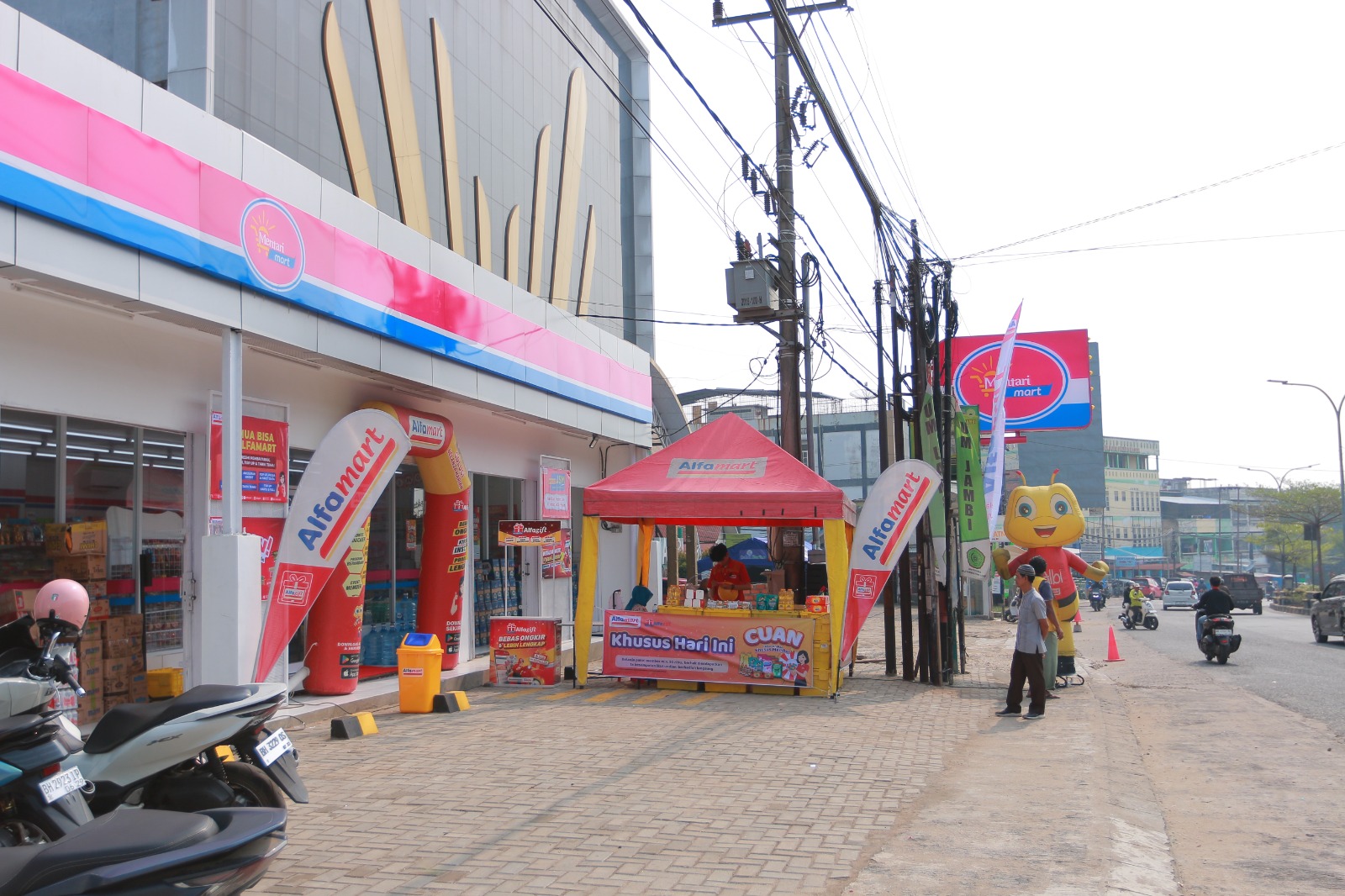 UM Jambi Selangkah Lebih Dekat dengan Masyarakat, Mentari Mart Hadir Penuhi Kebutuhan Warga Jambi