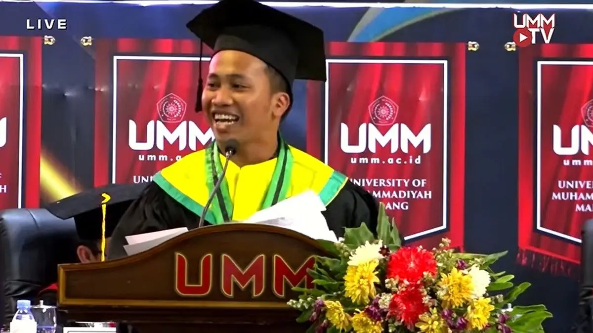 Wisudawan Bernama Isa Al Masih Curi Perhatian di UMM