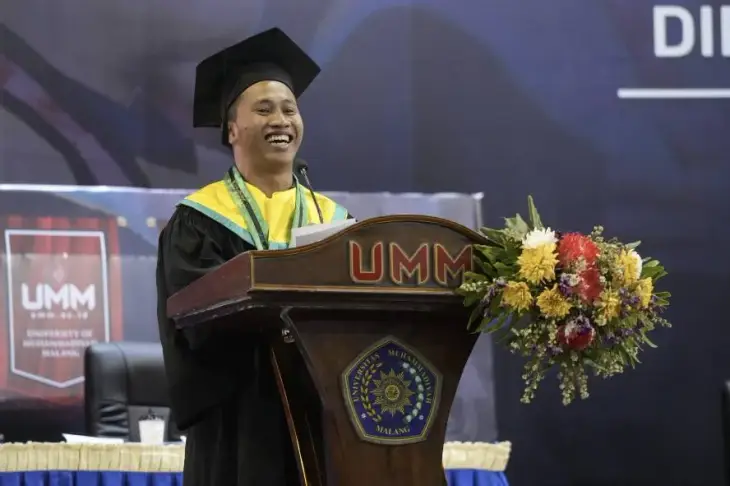 Isa Almasih Jadi Wisudawan dan Bawa Sambutan di Universitas Muhammadiyah Malang