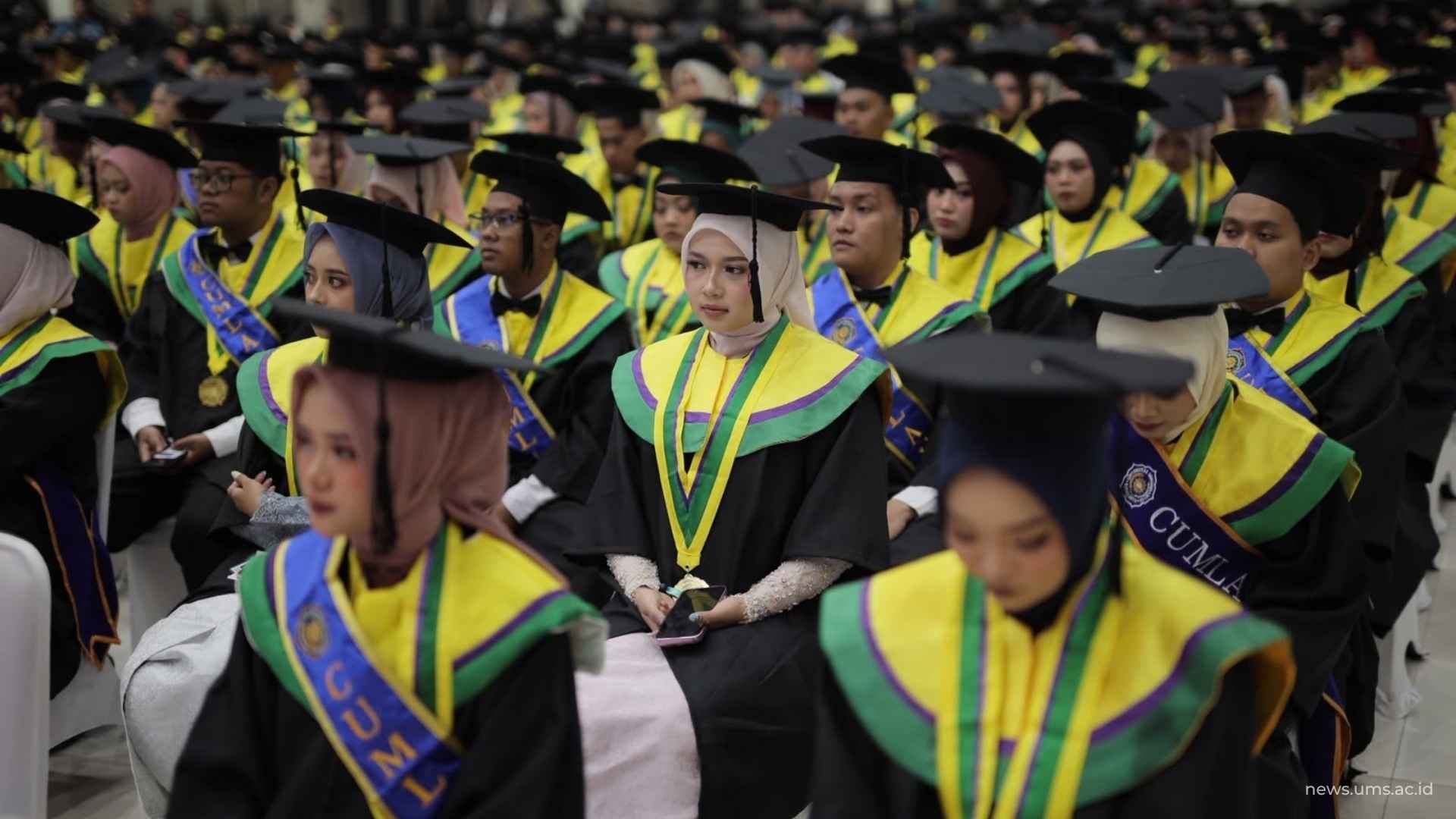 Usai Kecelakaan dan Kehilangan Ibu, Marcela Tetap Tabah Hadiri Wisuda UMS