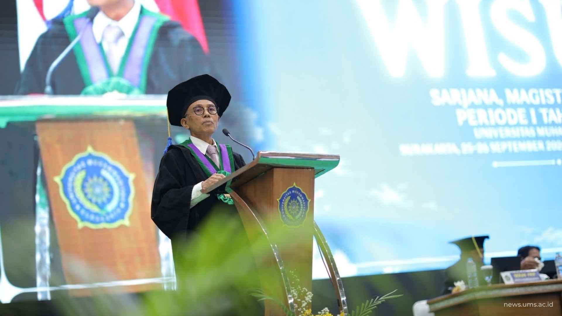 UMS Wisuda 2.259 Lulusan, Rektor Tekankan Ilmu Harus Berbuah Karya dan Manfaat