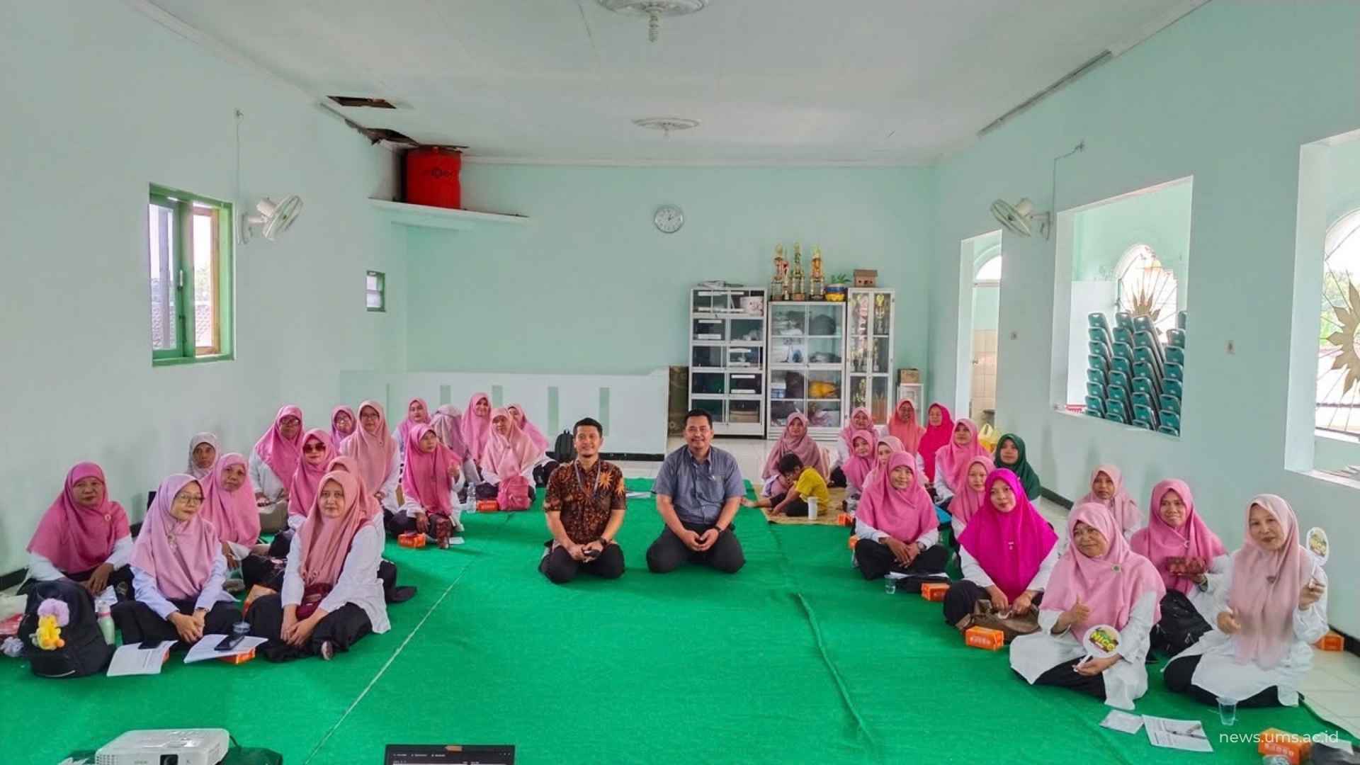 Prodi Akuntansi FEB UMS Dampingi Guru IGABA Baki Kelola Keuangan Pribadi Lewat Pencatatan Digital