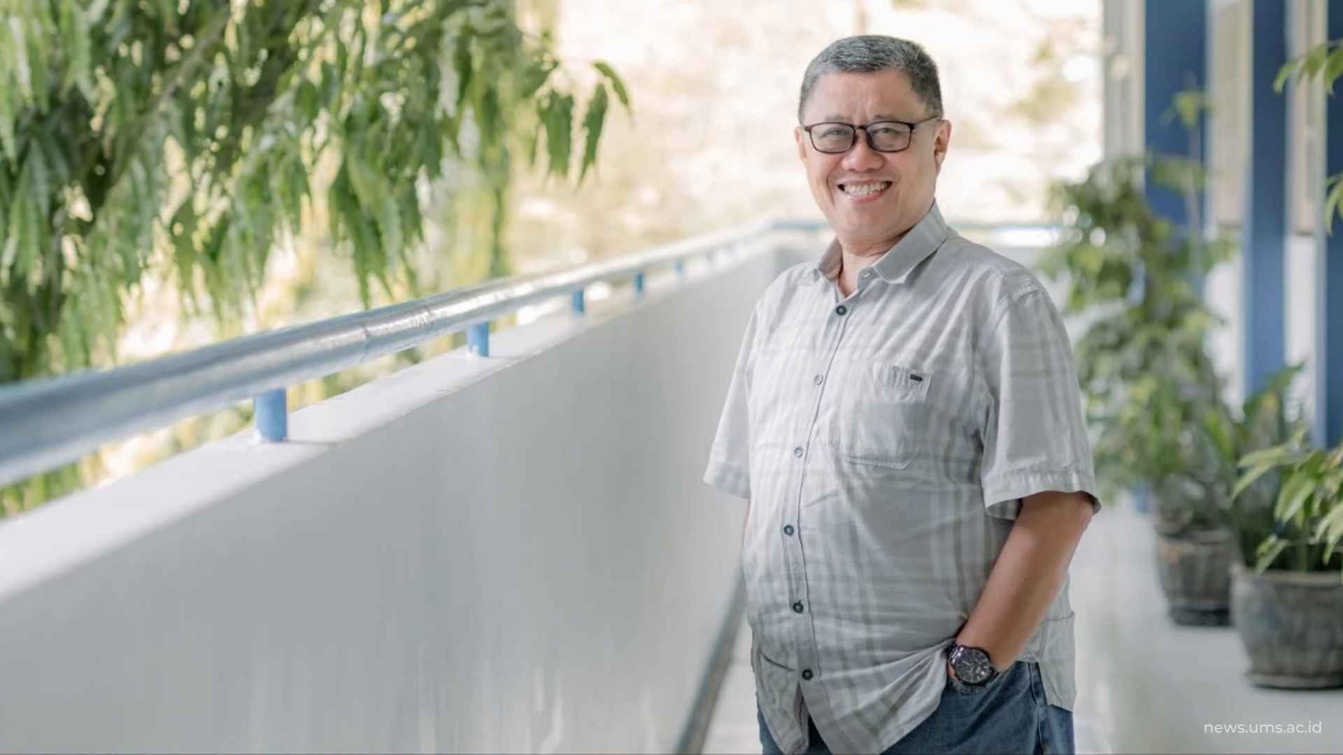 Prof. Dr. Aidul Fitriciada Azhari, M.Hum