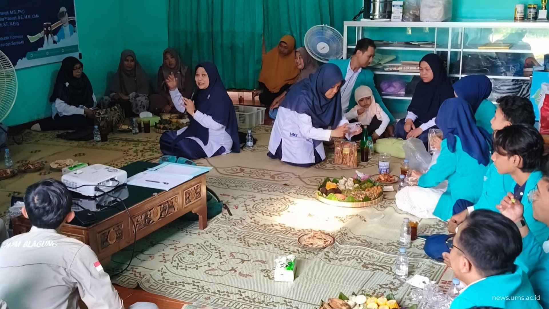 Akselerasi Kemandirian Ekonomi Ranting, UMS Dampingi Pengembangan Zahin Snack di PRPM Blagung, Boyolali