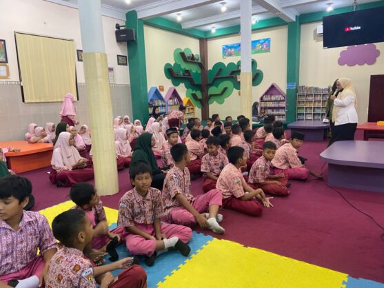 kunjungan perpustakaan daerah 2