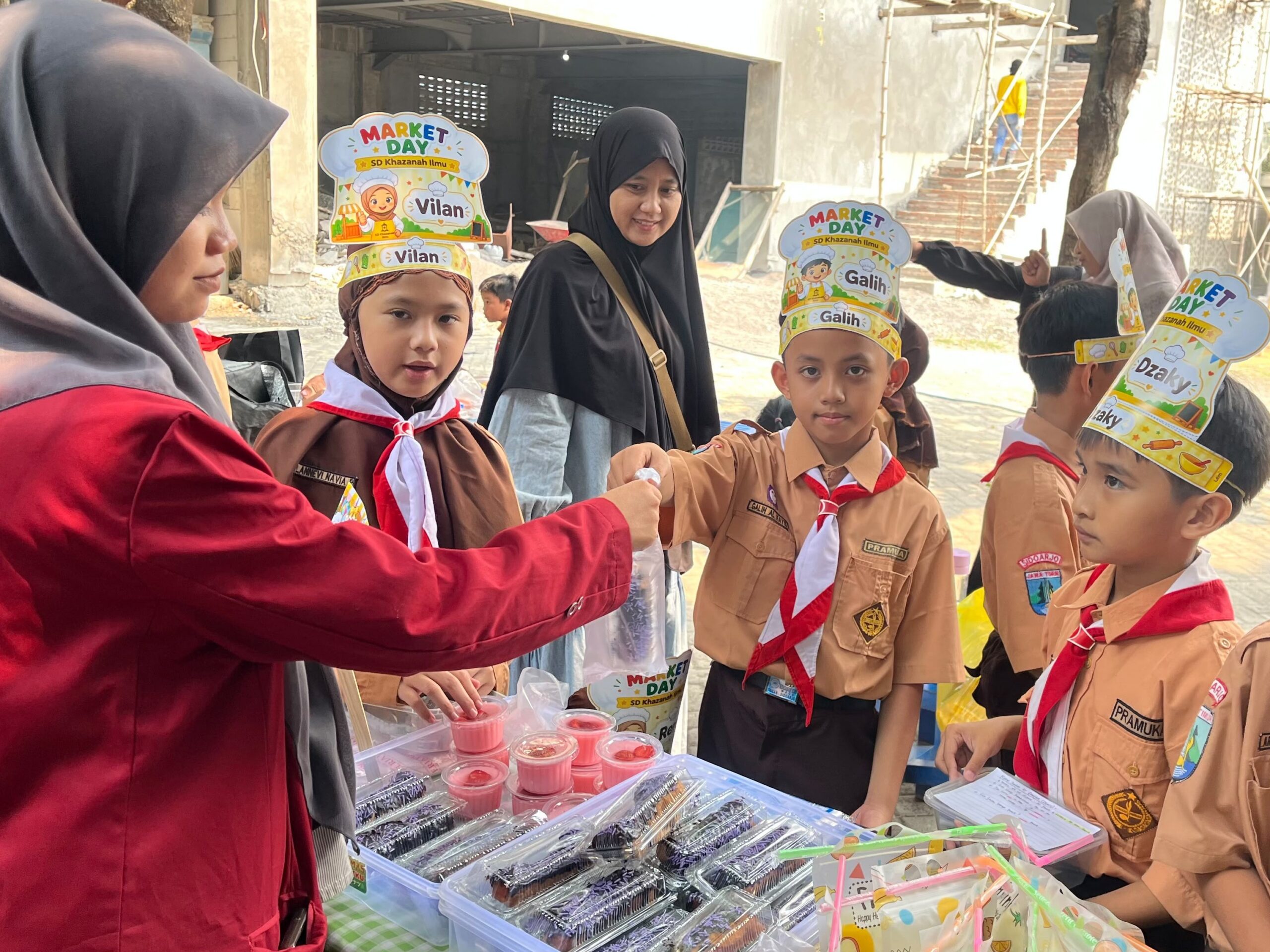 Market Day SD Khazanah Ilmu, PLP 2 Umsida Dukung Semangat Kewirausahaan Siswa