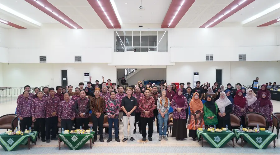 LeX Singapore Polytechnic Kolaborasi Umsura Kembangkan Inovasi UMKM Pecel Semanggi hingga Peternakan Ayam