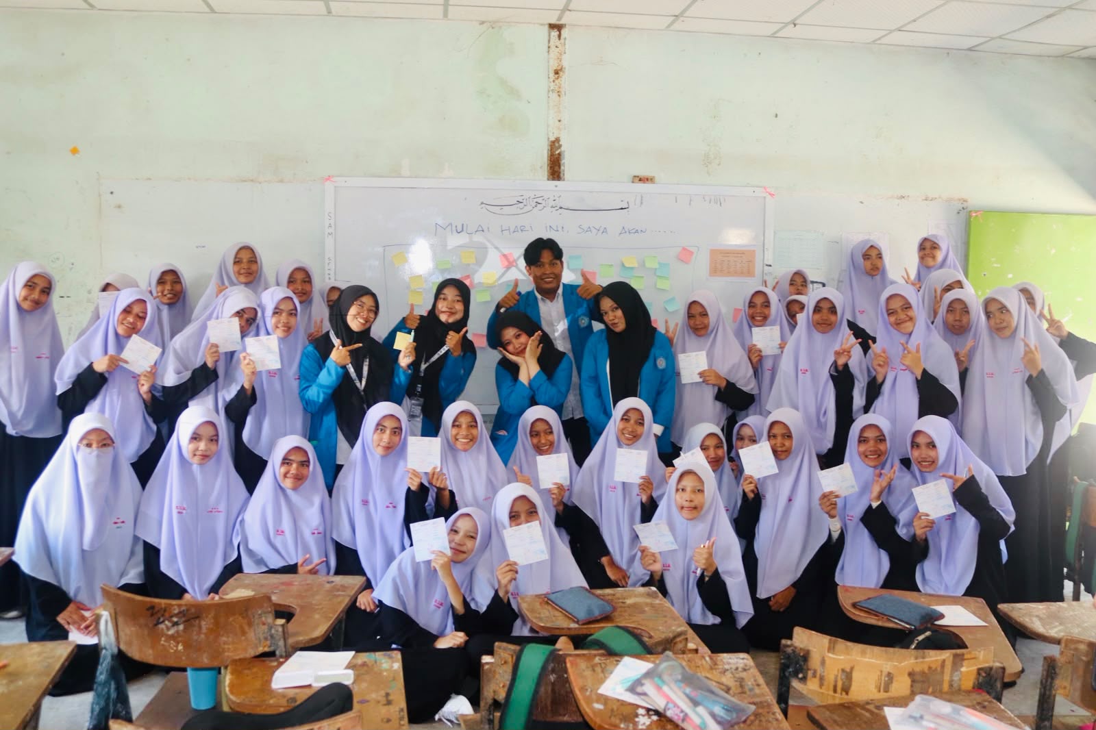 Mahasiswa BKPI Unismuh Edukasi Manajemen Stres Siswa di Thailand