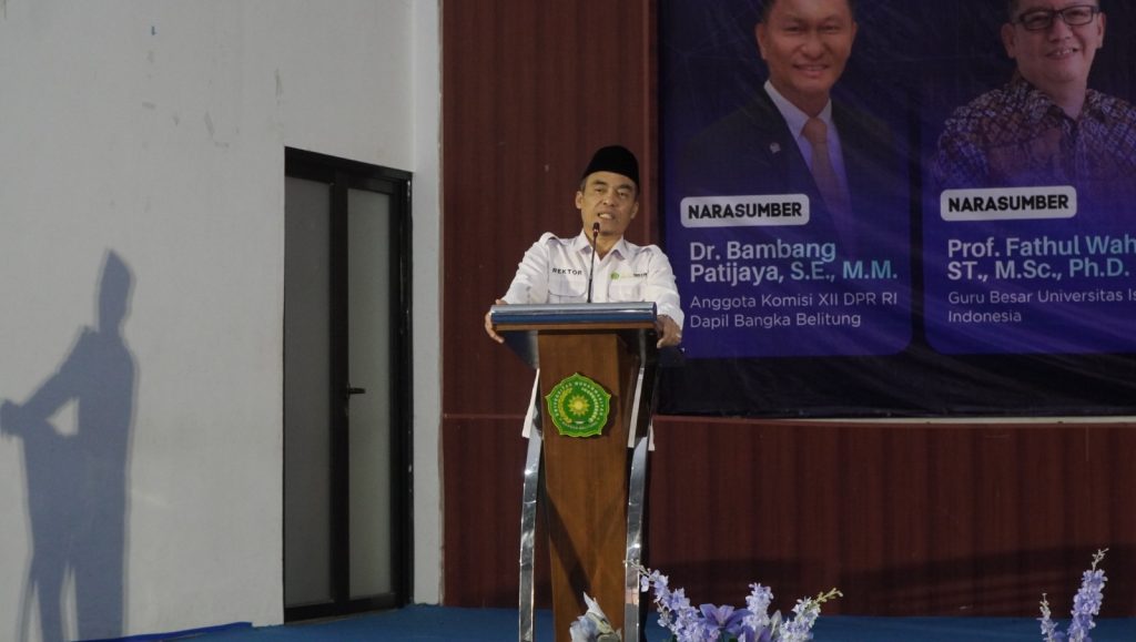 Kuliah Perdana Unmuh Babel Hadirkan Prof. Fathul Wahid & Bambang Patijaya Bahas AI, Energi, dan Masa Depan Berkelanjutan