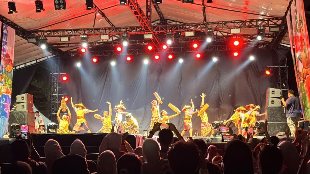 Yolanda – Mahasiswi PSP Raih Prestasi Tim Penyaji Terbaik 1 Festival Tari Tingkat Provinsi